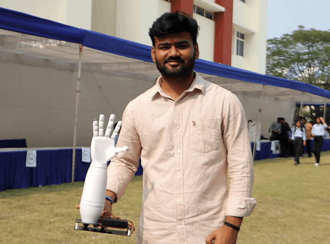 Arduino Hand Following Robot